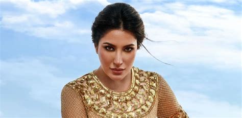 mehwish hayat leak|Mehwish Hayat clarifies leaked video controversy by sharing。